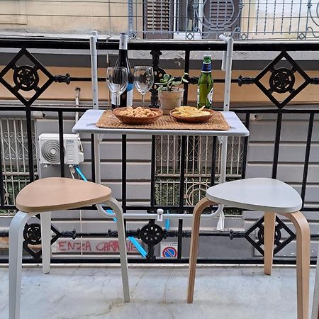 Apartamento La Casa Sulla Nuvola Duomo Centro Storico Di Napoli Exterior foto